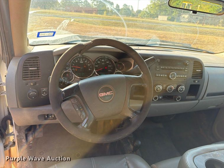 image for item EA7362 2012 GMC Sierra 2500HD Crew Cab pickup truck
