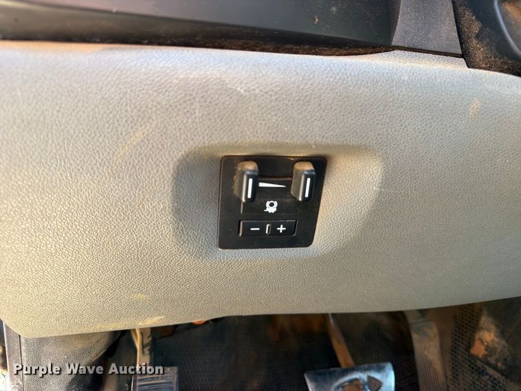 image for item EA7362 2012 GMC Sierra 2500HD Crew Cab pickup truck