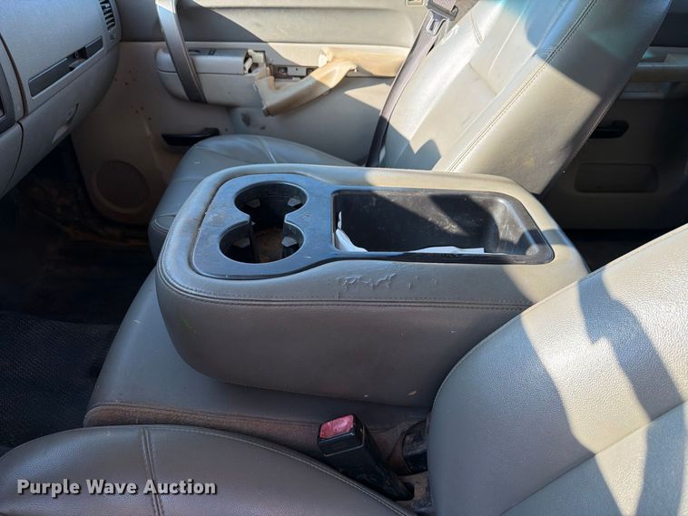 image for item EA7362 2012 GMC Sierra 2500HD Crew Cab pickup truck