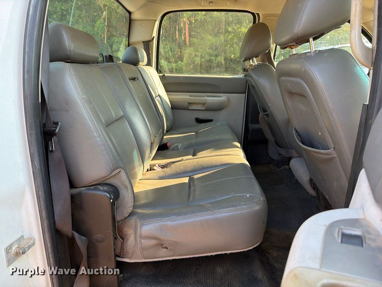 image for item EA7362 2012 GMC Sierra 2500HD Crew Cab pickup truck