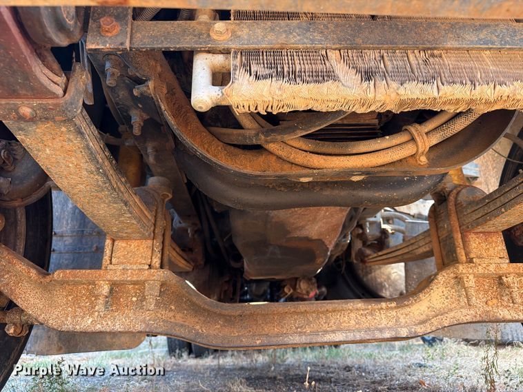image for item EA7363 2002 Mack CH613 semi truck