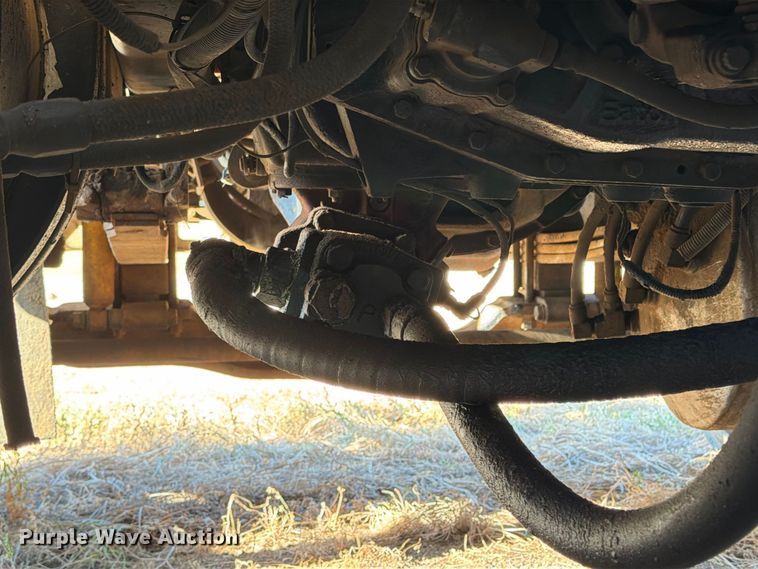 image for item EA7363 2002 Mack CH613 semi truck