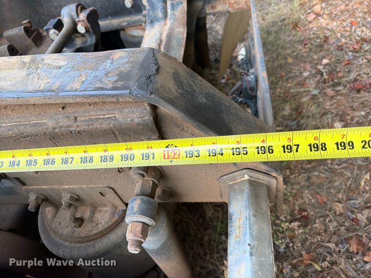 image for item EA7363 2002 Mack CH613 semi truck