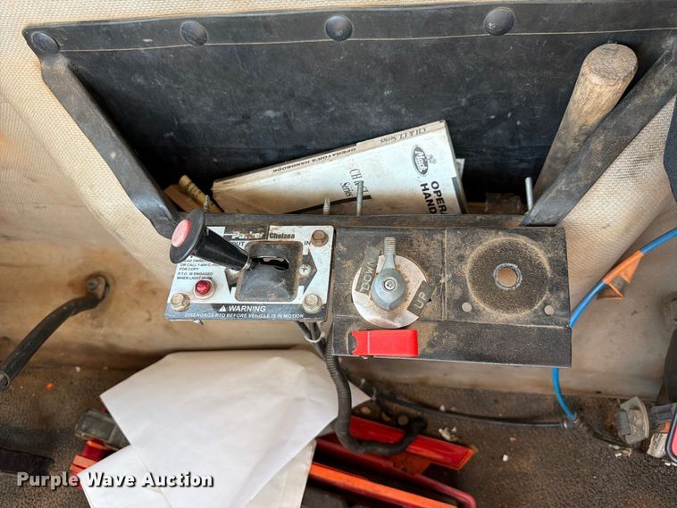 image for item EA7363 2002 Mack CH613 semi truck