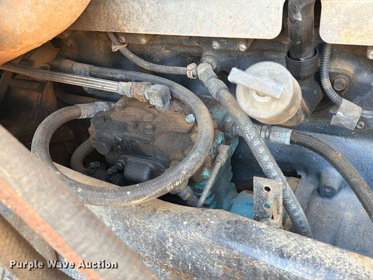 image for item EA7363 2002 Mack CH613 semi truck
