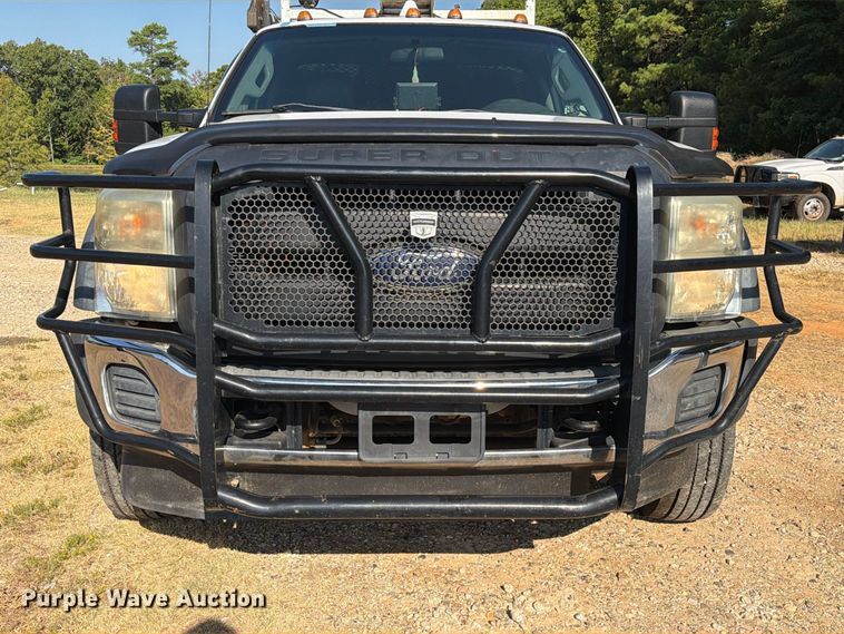 image for item EA7365 2013 Ford F550 Super Duty utility / service truck