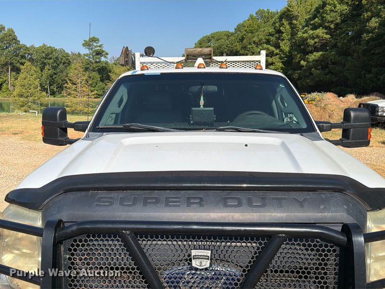 image for item EA7365 2013 Ford F550 Super Duty utility / service truck