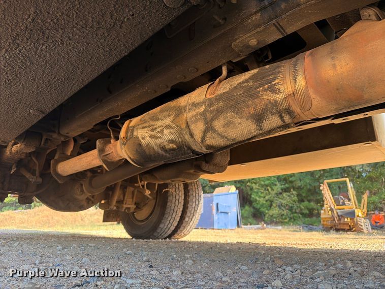 image for item EA7365 2013 Ford F550 Super Duty utility / service truck
