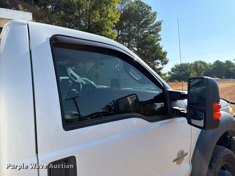 image for item EA7365 2013 Ford F550 Super Duty utility / service truck