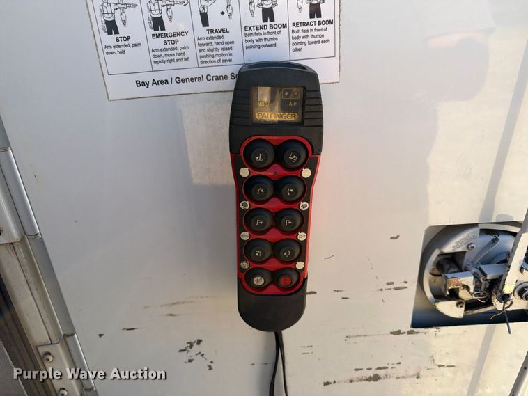 image for item EA7365 2013 Ford F550 Super Duty utility / service truck