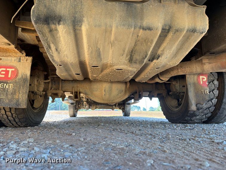 image for item EA7365 2013 Ford F550 Super Duty utility / service truck