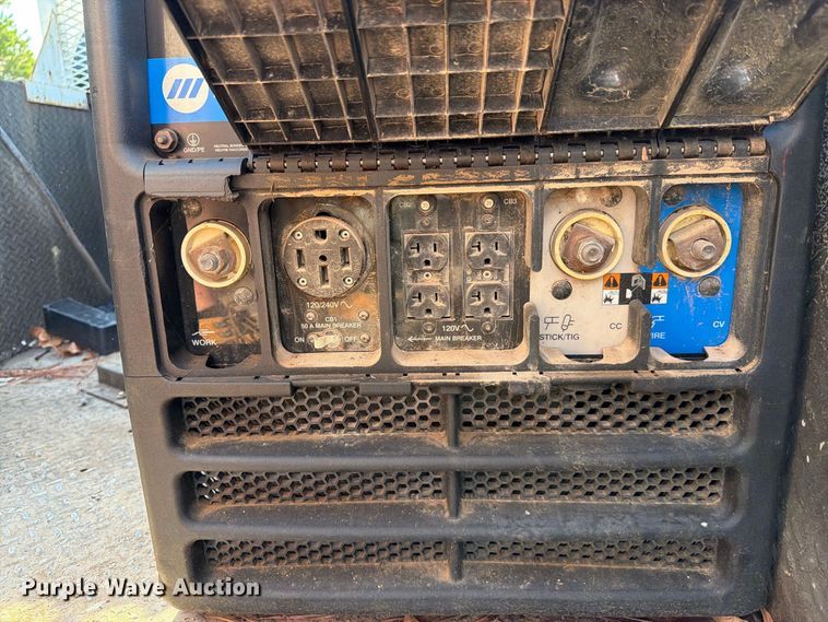 image for item EA7365 2013 Ford F550 Super Duty utility / service truck
