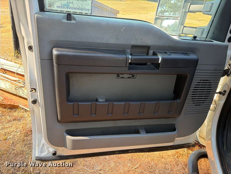 image for item EA7365 2013 Ford F550 Super Duty utility / service truck