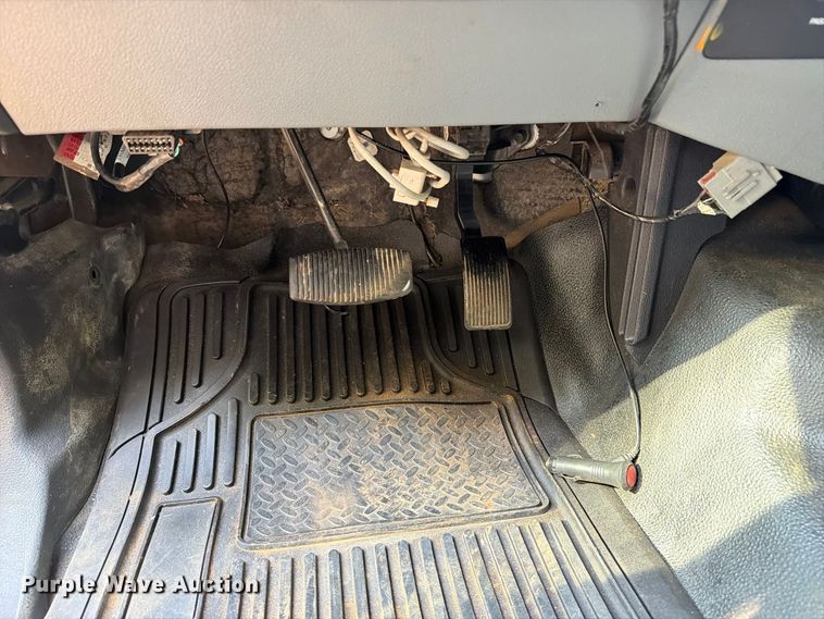 image for item EA7365 2013 Ford F550 Super Duty utility / service truck