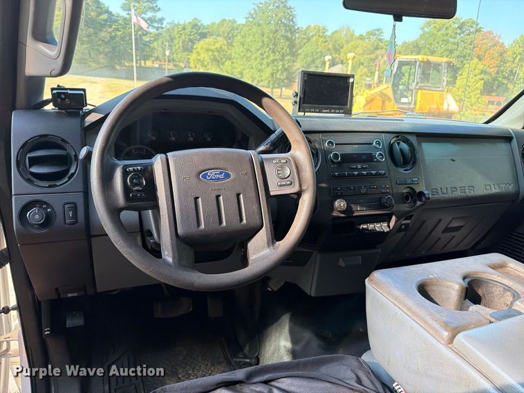 image for item EA7365 2013 Ford F550 Super Duty utility / service truck