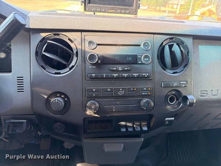 image for item EA7365 2013 Ford F550 Super Duty utility / service truck