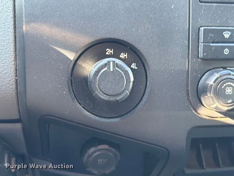 image for item EA7365 2013 Ford F550 Super Duty utility / service truck
