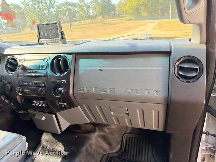 image for item EA7365 2013 Ford F550 Super Duty utility / service truck