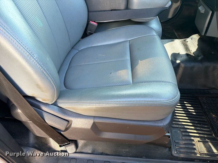 image for item EA7365 2013 Ford F550 Super Duty utility / service truck