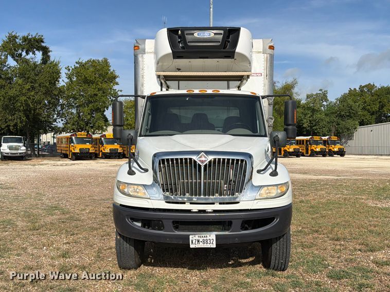 image for item EA7381 2019 International DuraStar 4300 refrigerated truck