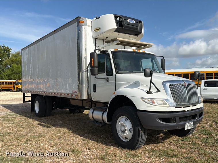 image for item EA7381 2019 International DuraStar 4300 refrigerated truck