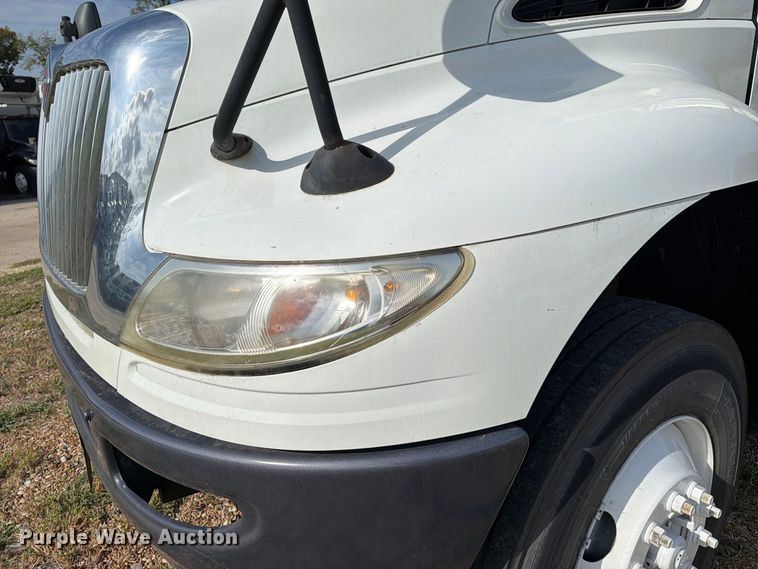 image for item EA7381 2019 International DuraStar 4300 refrigerated truck
