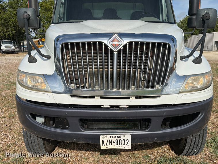 image for item EA7381 2019 International DuraStar 4300 refrigerated truck