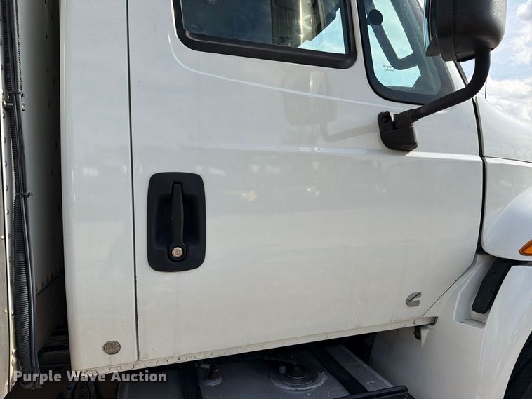 image for item EA7381 2019 International DuraStar 4300 refrigerated truck