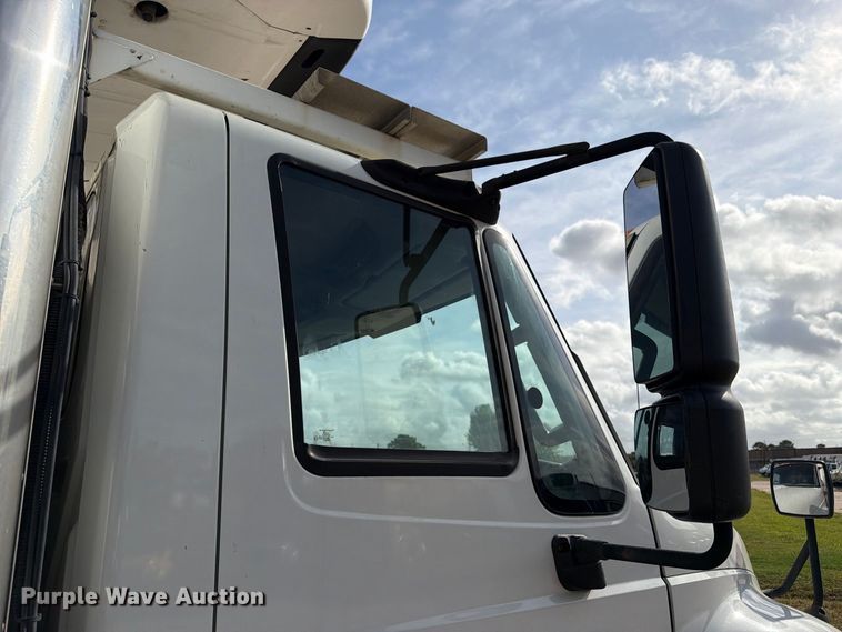 image for item EA7381 2019 International DuraStar 4300 refrigerated truck