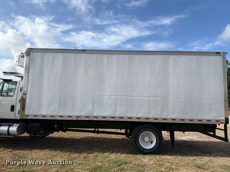 image for item EA7381 2019 International DuraStar 4300 refrigerated truck
