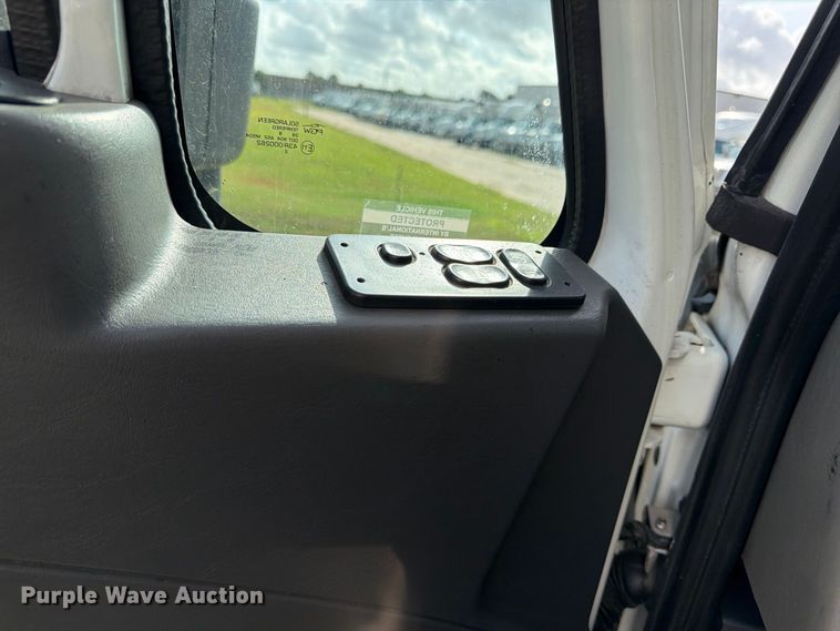 image for item EA7381 2019 International DuraStar 4300 refrigerated truck