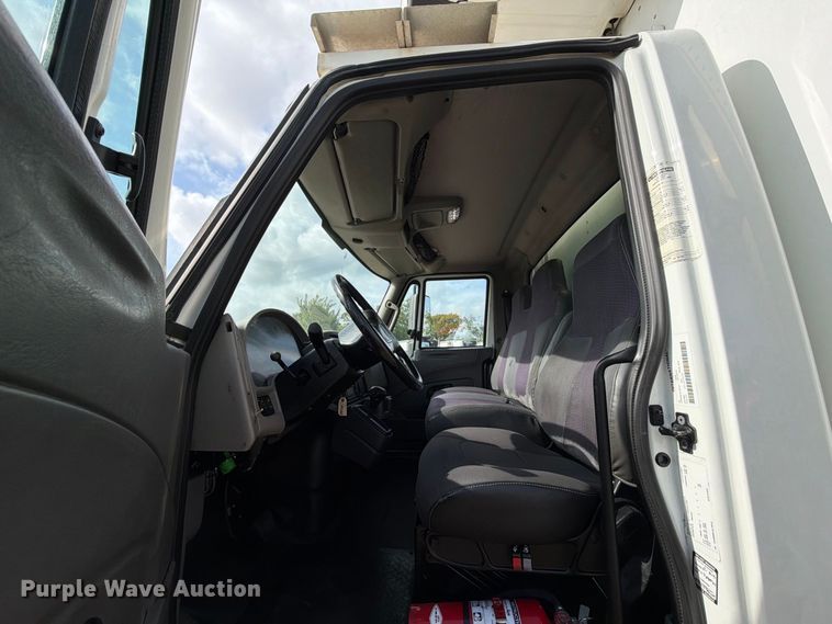 image for item EA7381 2019 International DuraStar 4300 refrigerated truck