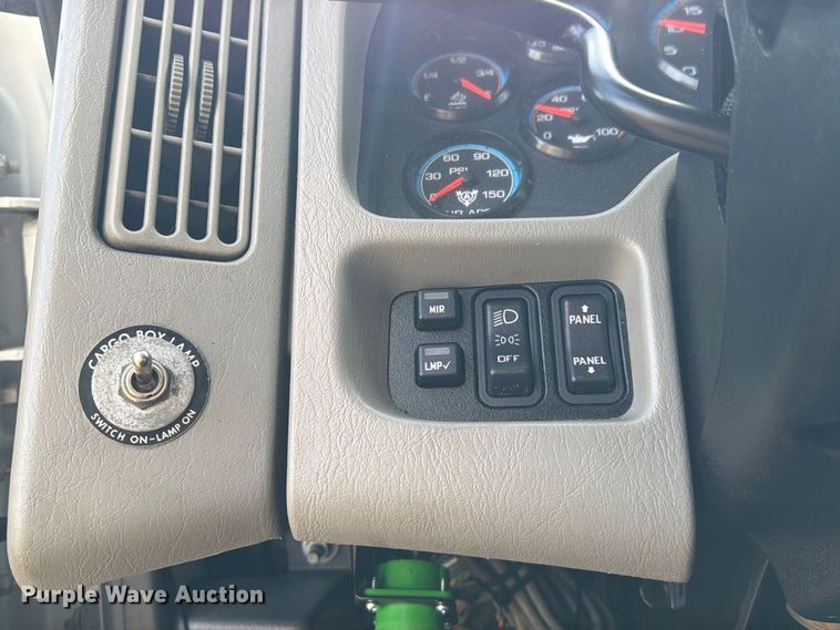 image for item EA7381 2019 International DuraStar 4300 refrigerated truck