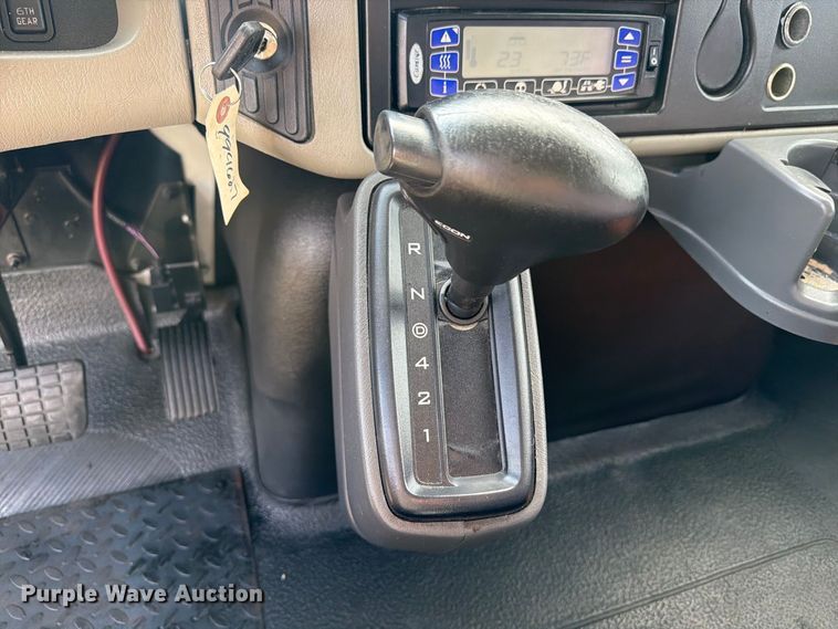 image for item EA7381 2019 International DuraStar 4300 refrigerated truck