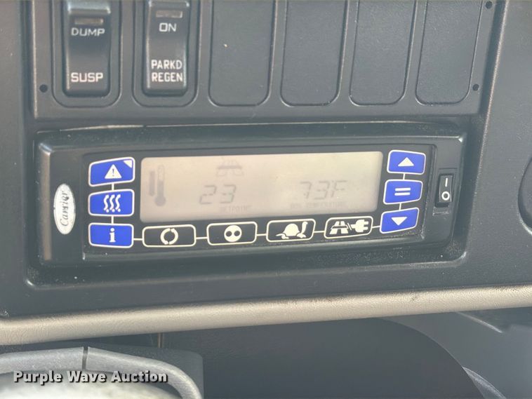 image for item EA7381 2019 International DuraStar 4300 refrigerated truck
