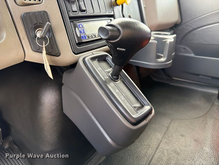 image for item EA7381 2019 International DuraStar 4300 refrigerated truck