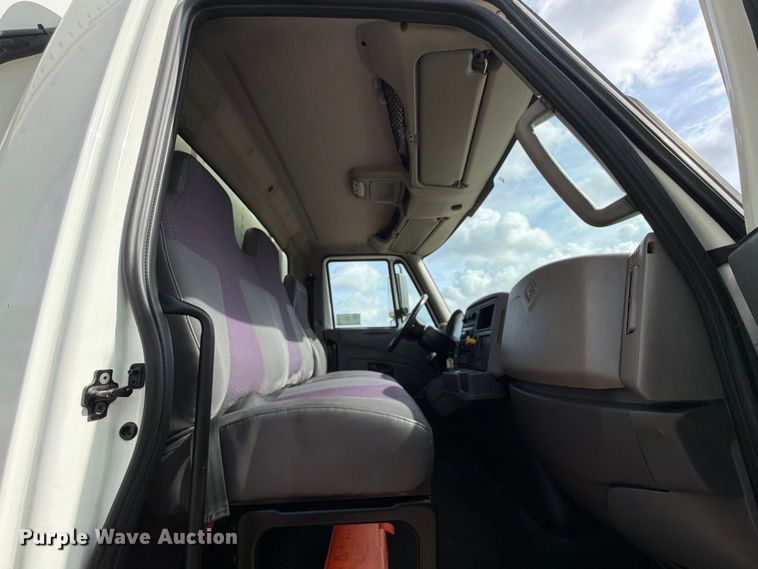 image for item EA7381 2019 International DuraStar 4300 refrigerated truck