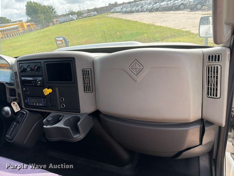 image for item EA7381 2019 International DuraStar 4300 refrigerated truck