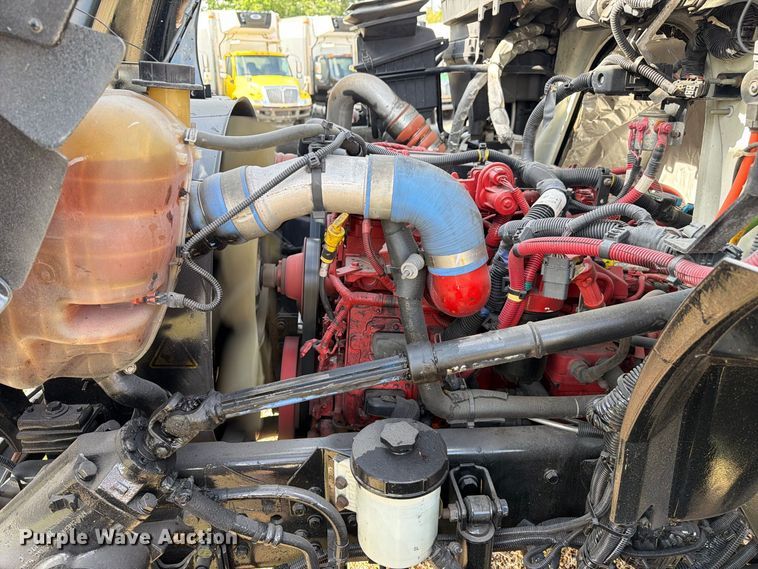 image for item EA7381 2019 International DuraStar 4300 refrigerated truck