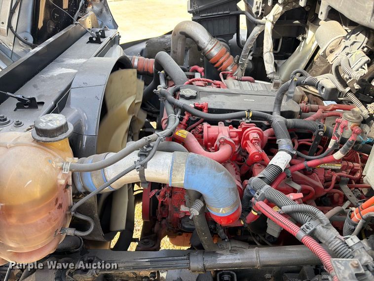 image for item EA7381 2019 International DuraStar 4300 refrigerated truck
