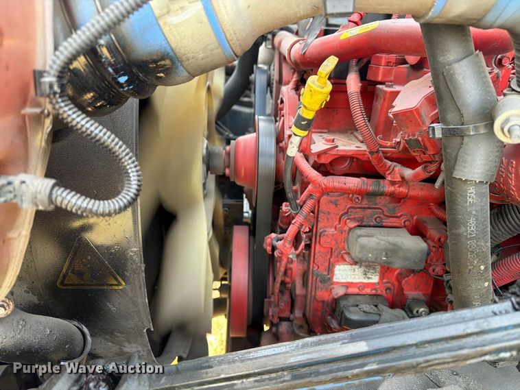 image for item EA7381 2019 International DuraStar 4300 refrigerated truck