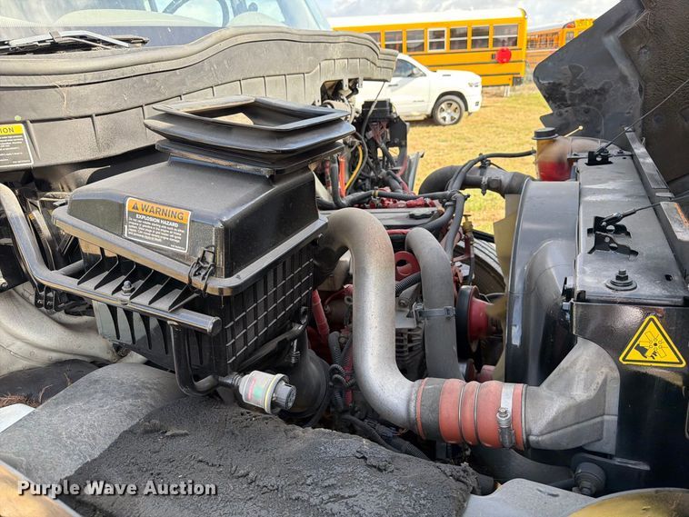 image for item EA7381 2019 International DuraStar 4300 refrigerated truck