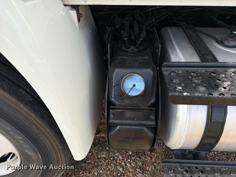 image for item EA7381 2019 International DuraStar 4300 refrigerated truck