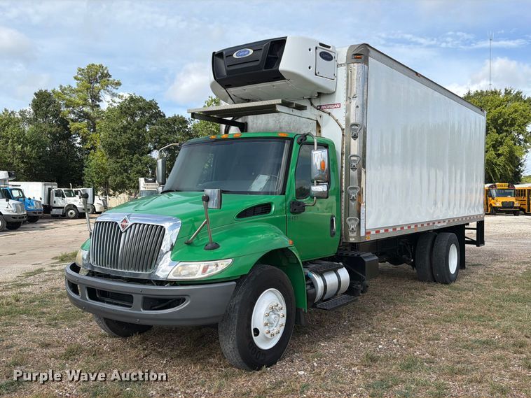 image for item EA7382 2020 International MV607 refrigerated truck