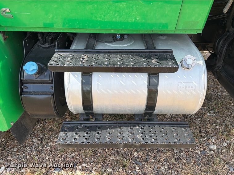image for item EA7382 2020 International MV607 refrigerated truck
