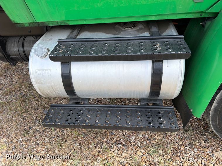 image for item EA7382 2020 International MV607 refrigerated truck