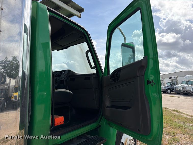 image for item EA7382 2020 International MV607 refrigerated truck