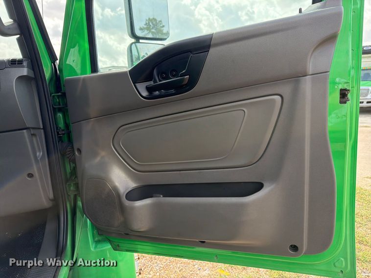 image for item EA7382 2020 International MV607 refrigerated truck