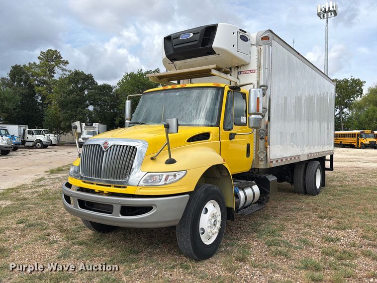 image for item EA7383 2019 International DuraStar 4300 refrigerated truck