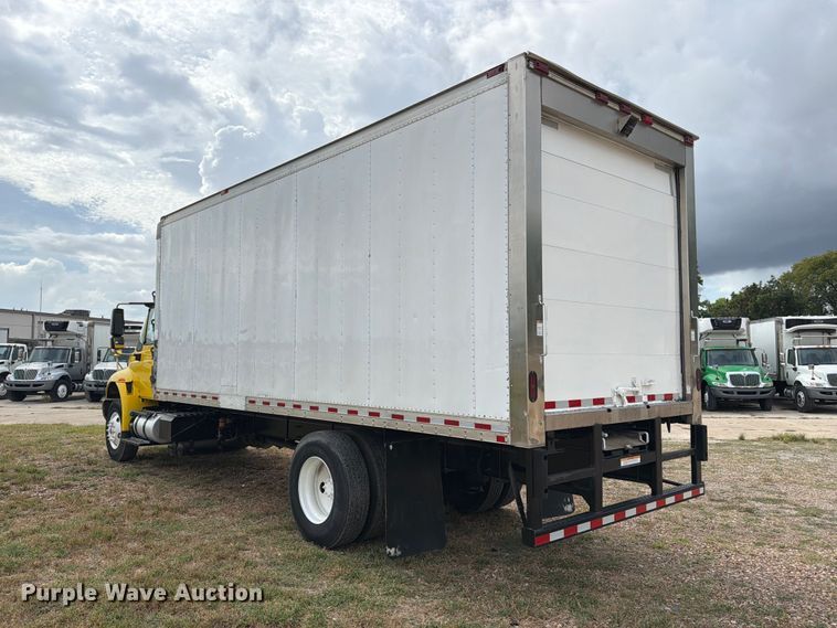 image for item EA7383 2019 International DuraStar 4300 refrigerated truck